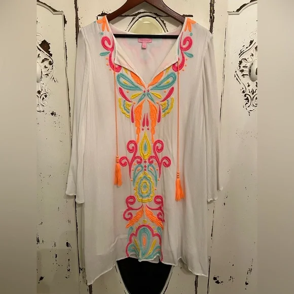 Lilly Pulitzer White Tunic with Pink and Orange Accents. Only worn a few times. - Picture 2 of 15